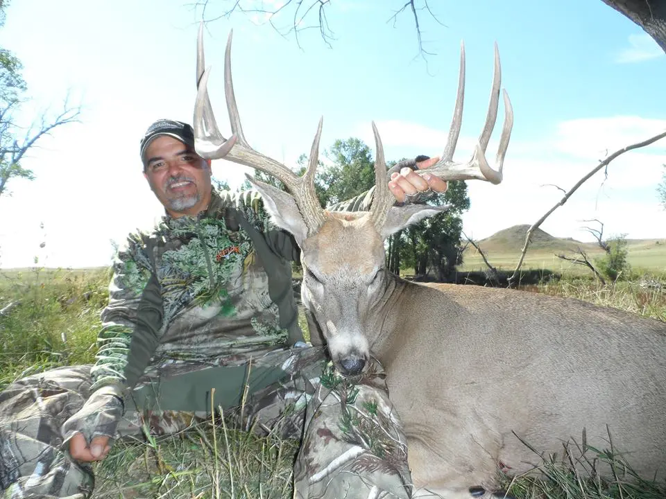 Montana Archery Whitetail Hunt 10448 - Image 3