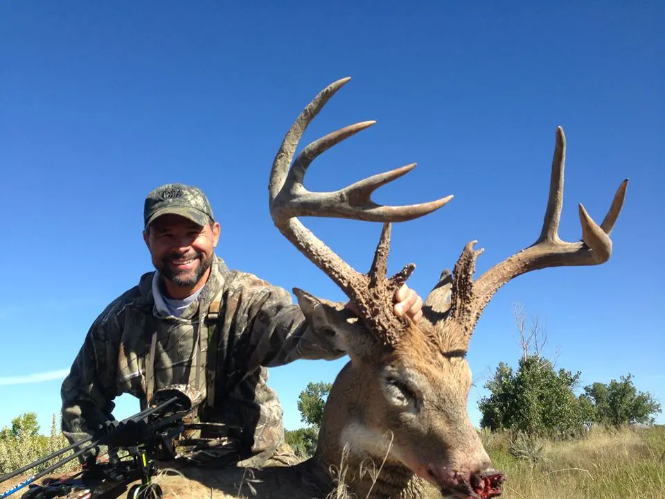 Montana Archery Whitetail Hunt 10448 - Image 4
